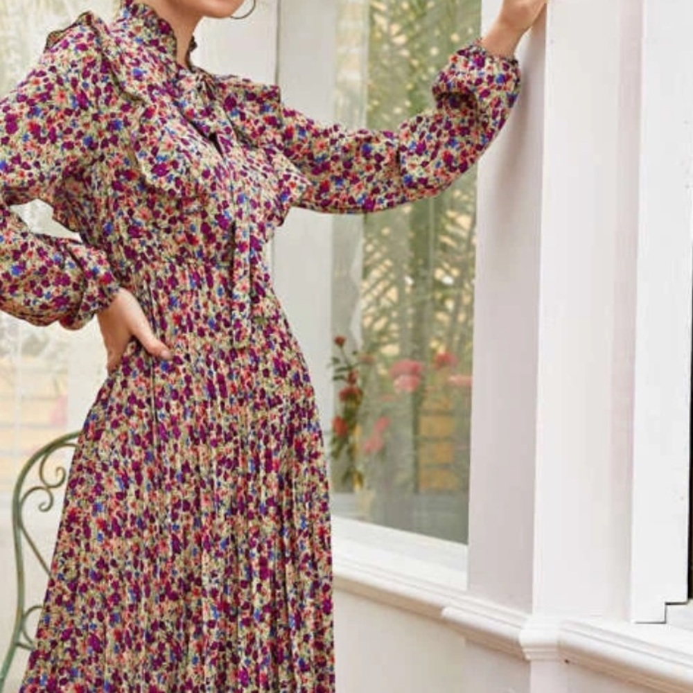 Floral Tie neck dress- XL